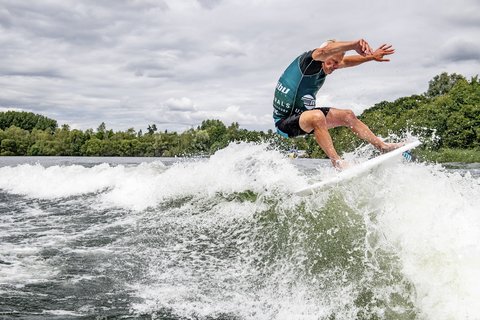 Robert Donaldson at the 2022 Malibu Boats UK Wakesurf Nationals - Photo Mantis Pro Media